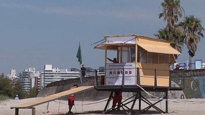 el 16 de noviembre comienza el servicio de guardavidas en las playas de montevideo