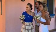 El presidente Lacalle Pou sorprendió al asistir al casamiento de Gimena y Jessica en Maldonado