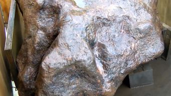 incautan meteorito con valor aproximado de un millon de dolares