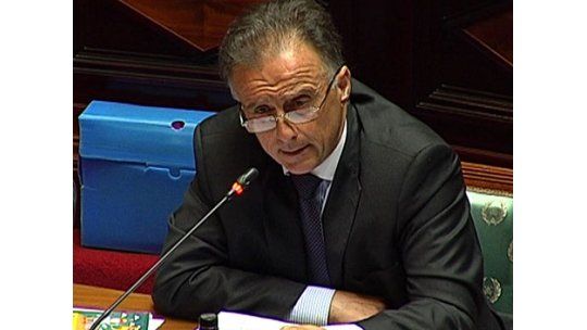 No pasó nada: FA salvó ministros y pidió comprar aviones de Pluna