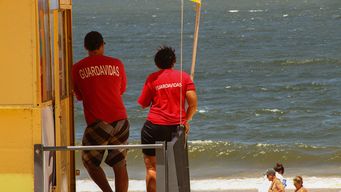 comenzo la temporada de guardavidas en las playas de montevideo