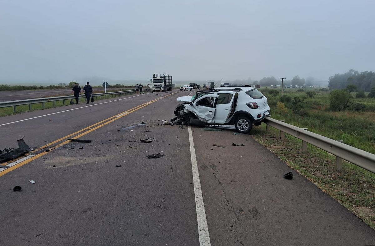 Foto: Policía Caminera. Accidente fatal en ruta 5 a la altura de Tacuarembó. Foto: Policía Caminera. Accidente fatal en ruta 5 a la altura de Tacuarembó.