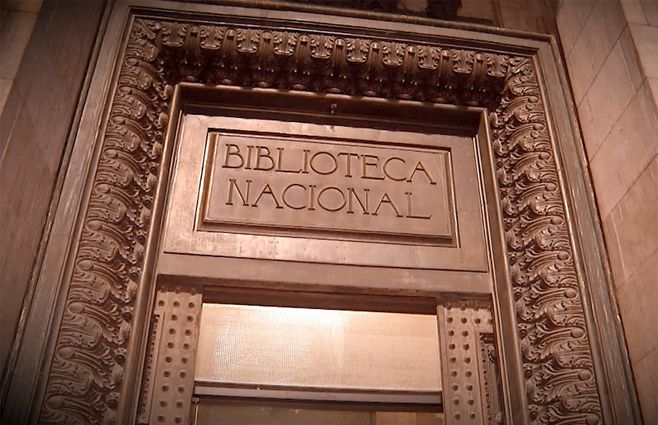 biblioteca-nacional-entrada-puerta