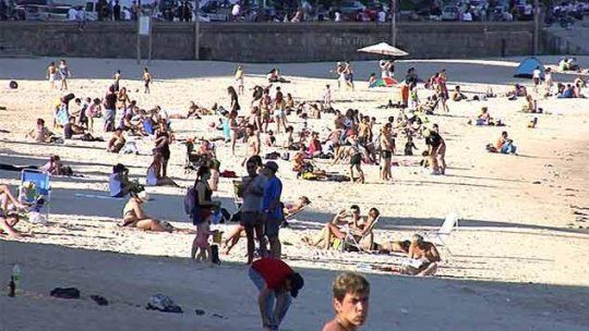gente en la playa