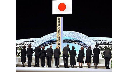 Japón recuerda a sus víctimas en el aniversario del tsunami