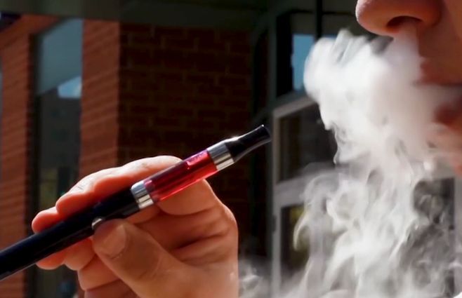 vapeador-cigarro-electronico.jpg