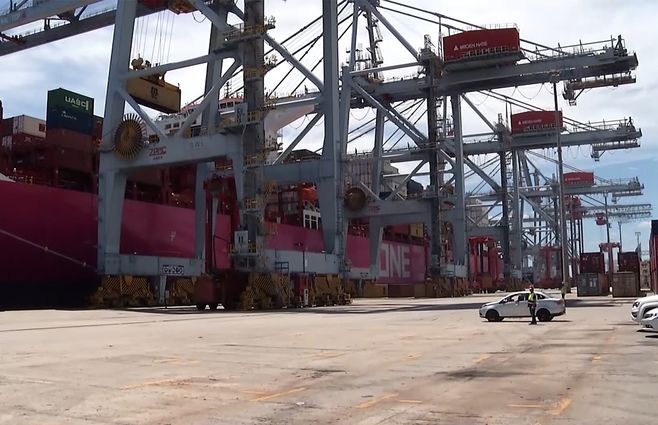 BARCOS-CONTENEDORES-PUERTO-MONTEVIDEO.jpg