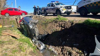 Foto: Subrayado. Auto volcado en Camino Lecocq, Conciliación.