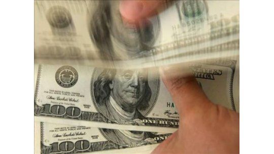 ¿Por qué el dólar se disparó a 21.40 pesos?