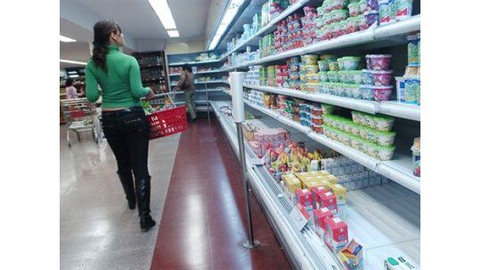 Supermercados informan sobre desaceleración en el consumo