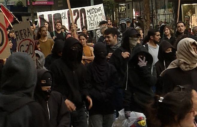 Marcha-G20-caras-tapadas.jpg