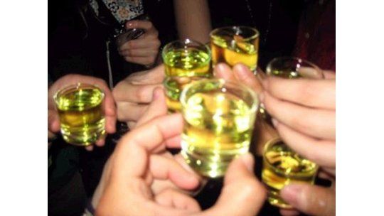 Mujer abusada sexualmente durante una despedida de año
