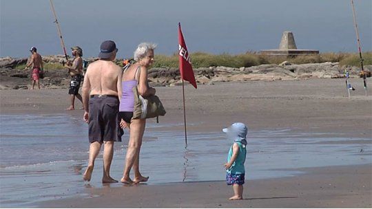 niño playa