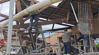 temporal paysandu: 7.000 personas afectadas, 1.700 servicios de energia electrica danados, voladuras de techos y caida de arboles