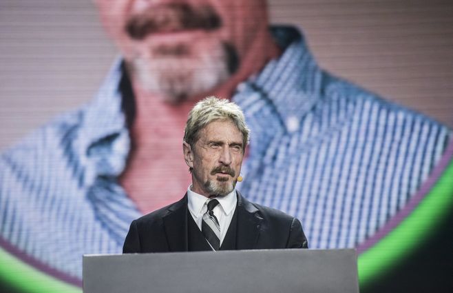 McAfee en una presentación empresarial en 2016