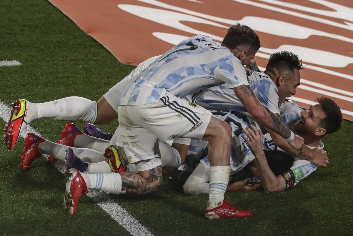 Uruguay-Brasil para esperar a la Scaloneta y todos los partidos de hoy - La  Nueva