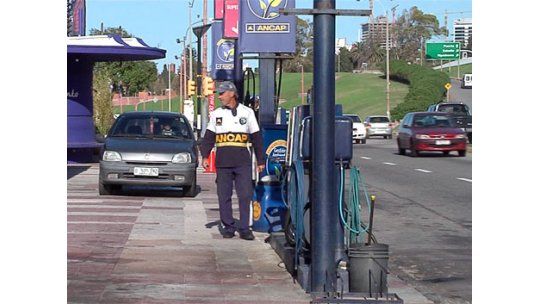 Rige aumento de 5.9% promedio para los combustibles