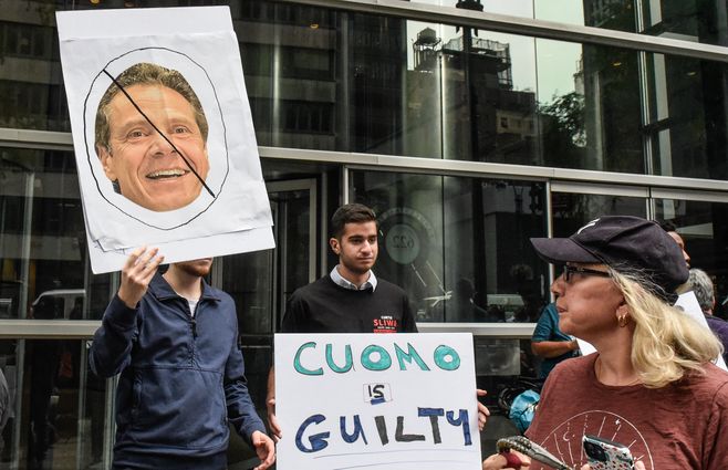 Manifestaciones contra Cuomo en Nueva York el 4 de agosto de 2021