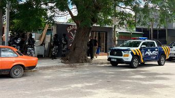 Foto: Subrayado. Uno de los allanamientos de este martes en Juan Francisco Martínez e Himalaya en Villa Española.