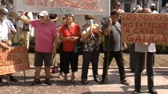 socios de casa de galicia presentaron dos proyectos para evitar el cierre de la mutualista