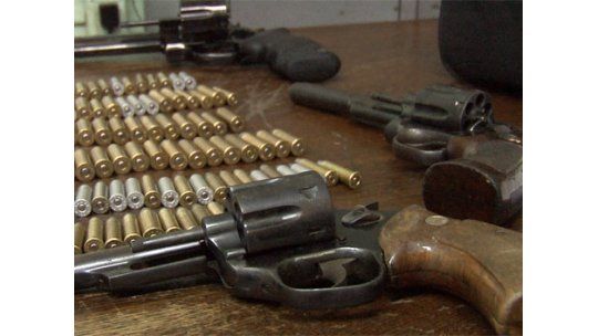 Aprobaron ley que penaliza tenencia y venta irregular de armas