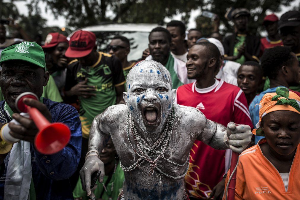 Simpatizantes del recién electo presidente de la República Democrática del Congo, Felix Tshisekedi, celebran mientras el llega para inaugurar su mandato.