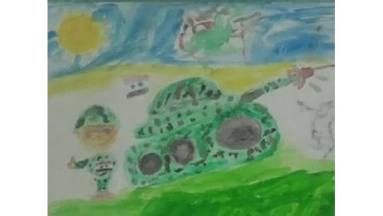 Bombardeo en Siria mata niños en una muestra sobre la guerra