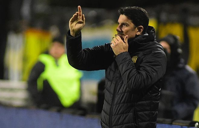 Peñarol y Wanderers en Parque Viera Foco Uy (2).jpeg