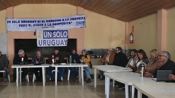 Reunión de Un solo Uruguay con el Frente Amplio. Foto: publicada por el FA en Twitter.