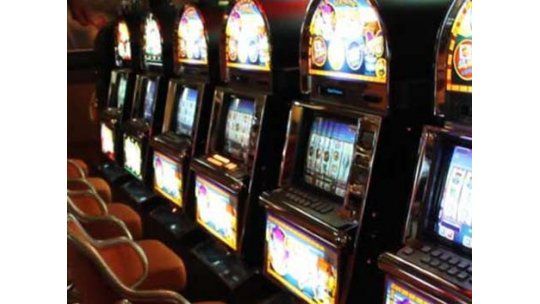 Director de Casinos admitió haber comprado tragamonedas ilegales