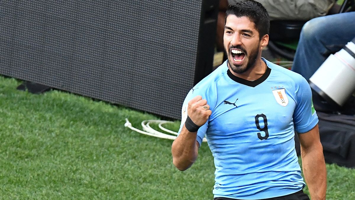 0-1. González desatasca a una Uruguay que se clasifica a octavos