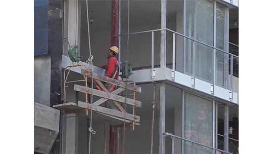 Criticas por elevados precios de viviendas de interés social