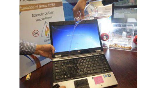 Invento increíble: crean el agua que no moja