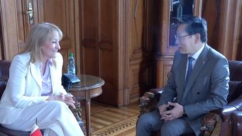 embajador de china se reunio con la vicepresidenta cosse y dijo que exportaciones de uruguay a ese pais crecieron 30%