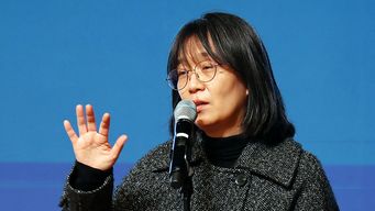 el premio nobel de literatura fue este ano para la escritora surcoreana han kang