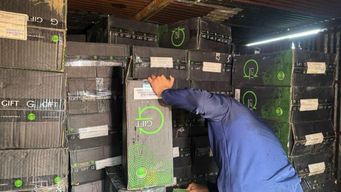 hay seis personas detenidas e incautaron 200 cajas de cigarros en centro de acopio y distribucion