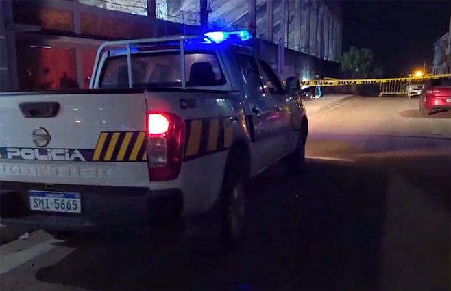 policia-salto-estadio-dickinson