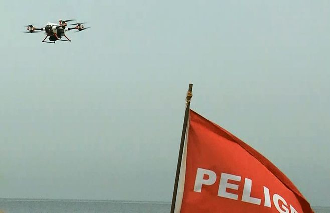 drone-playa-del-cerro-montevideo-rescate-salvavidas