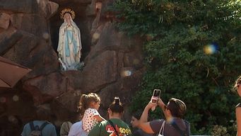 como cada 11 de febrero, peregrinos llegaron a la gruta de lourdes para rezarle y agradecerle a la virgen maria