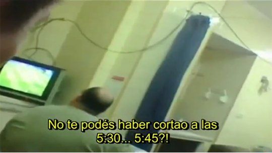 Médico argentino negó atención a paciente para ver partido del Barcelona