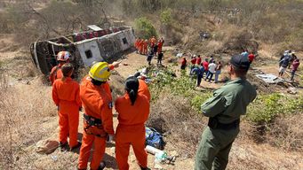 Accidente de ómnibus donde murieron 15 peregrinos. Foto: AFP.&nbsp;