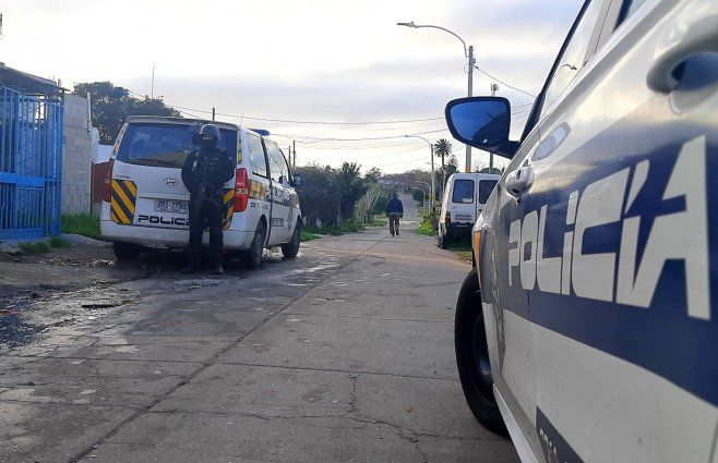 Foto: Subrayado. Policía en el lugar de los dos primeros homicidios cometidos el martes.