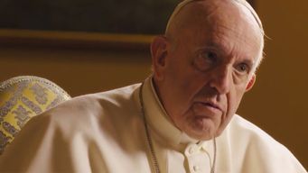 el papa francisco fue operado de urgencia por una obstruccion intestinal