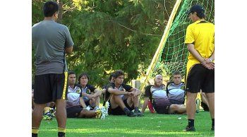 Aguirregaray por Grossmüller en Peñarol para jugar ante Emelec
