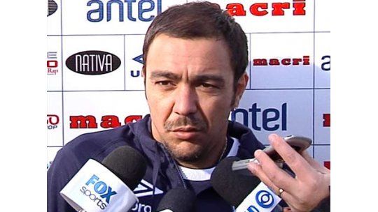 El Chino Recoba tiró munición gruesa contra árbitro