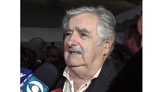 Mujica dijo que no tiene apuro para nombrar sustituto de Silva