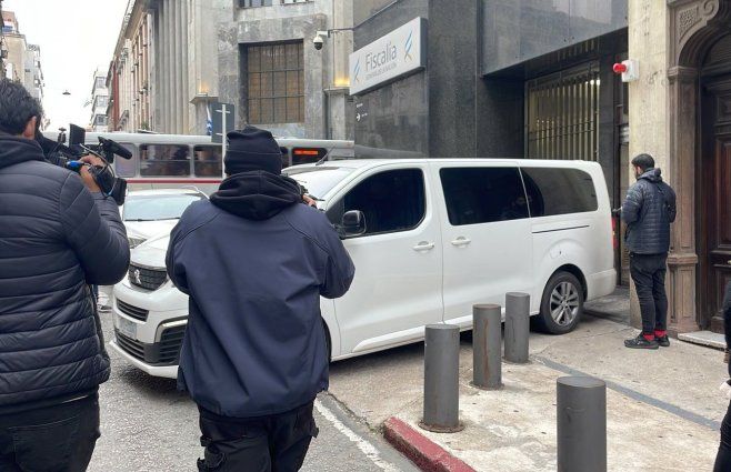 Foto: Paola Botti, Subrayado. Ingreso de Alejandro Astesiano a la Fiscalía de Ciudad Vieja.