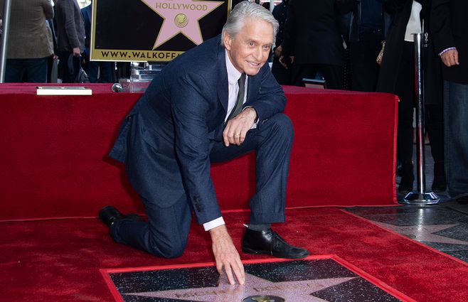 MICHAEL-DOUGLAS-ESTRELLA-FAMA-AFP.jpg