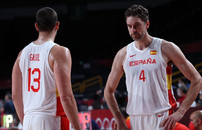 Nos bajamos de esta atracción tan bonita, dijo Marc Gasol, el hermano menor después de que Pau anunciara el fin del ciclo. 