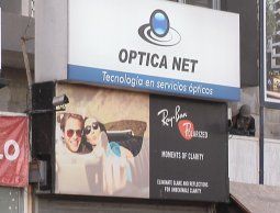 cuatro delincuentes robaron una optica en la blanqueada